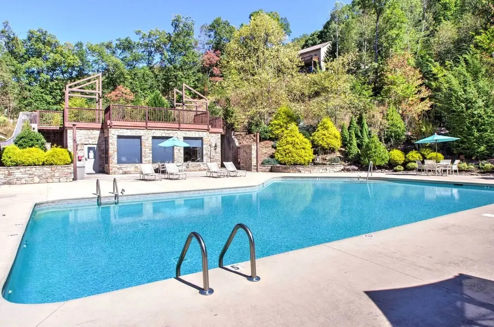 Beautiful Whittier Condo w/ Deck + Mtn Views!