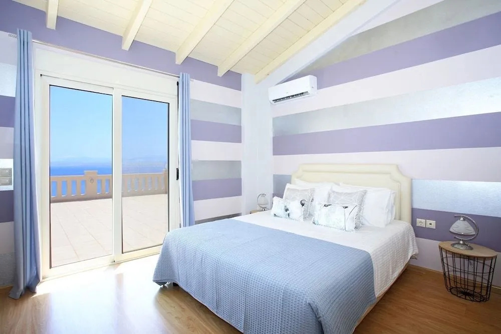 Villa Diktynna Embrace the Endless Blue