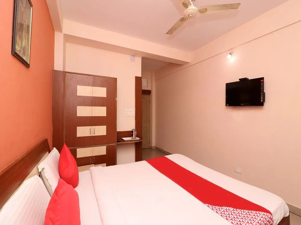OYO 3012 Hotel Nayak Plaza