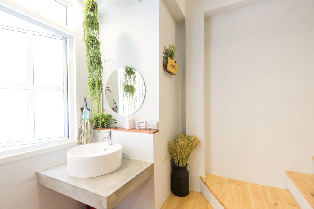 Barn & Bed Hostel at BTS Phrom Phong