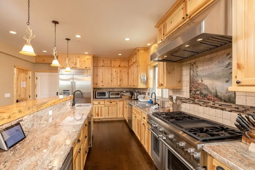 20 - Starlight Chalet 5 Bedroom Home by Redawning
