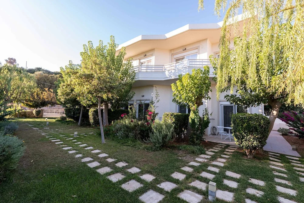 Mear Luxury Studio - Crete Garden Gem
