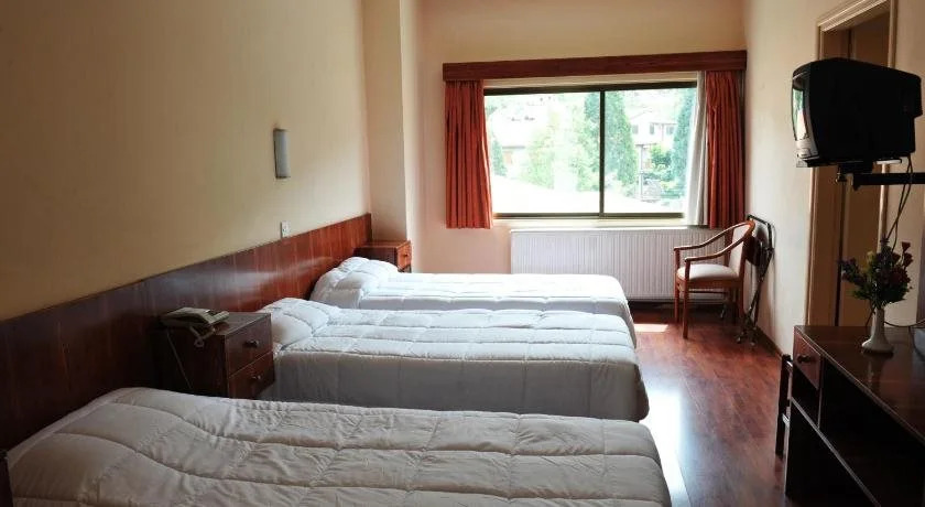 Ekali Hotel