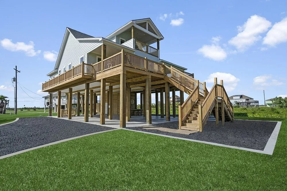 The Big Shore 4 Bedroom Home by RedAwning