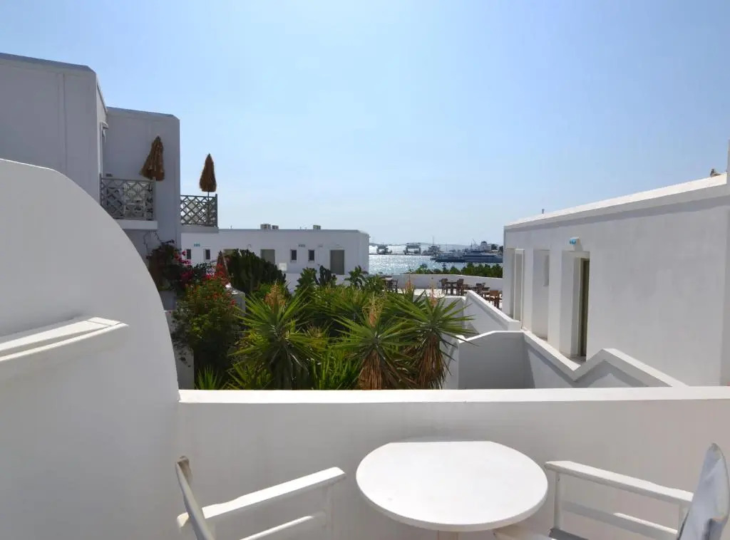 Artemis Hotel