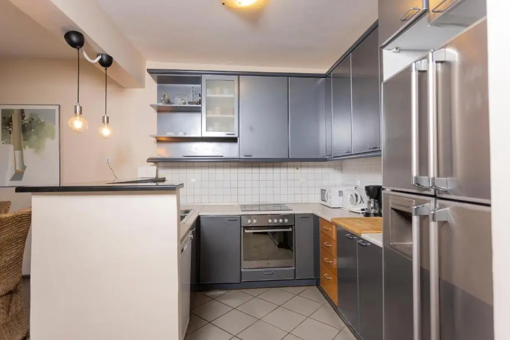 Villa Beachfront Kiss - 4bdrms, Tennis Court, Pool, BBQ, Beachfront