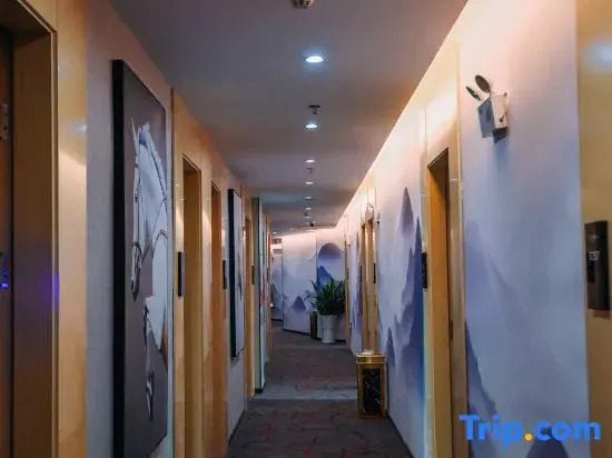 Junyi Collection Hotel (Zhanggong District Rongjiang Road)