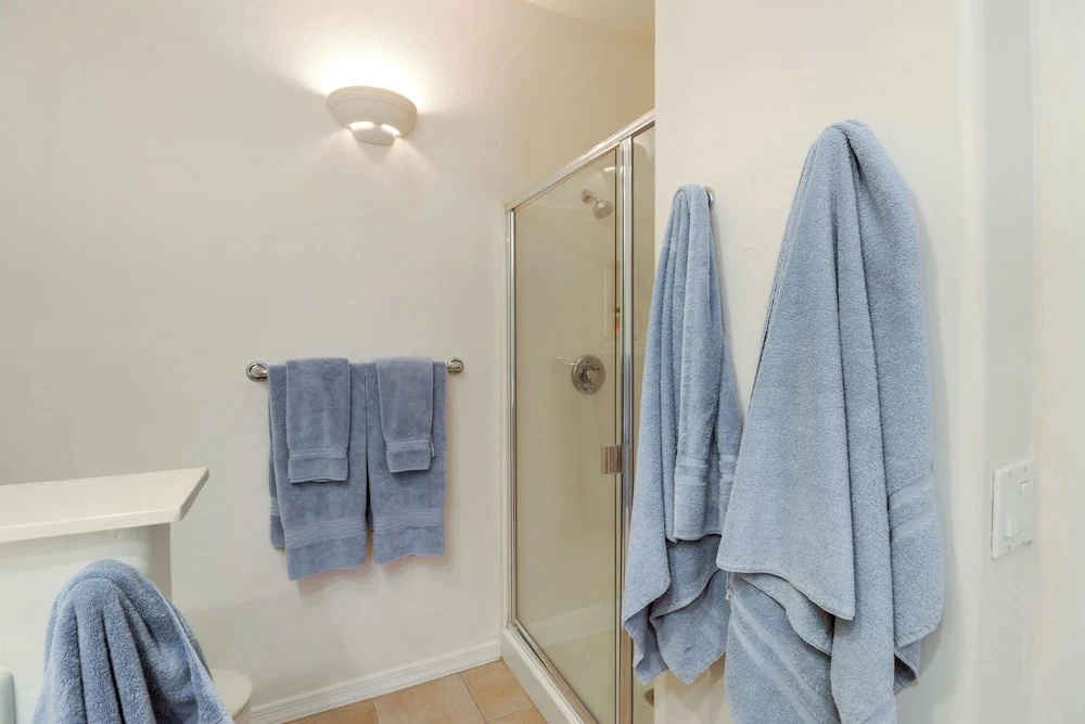 Golf, Hike & Unwind: Oro Valley Townhome w/ Patio