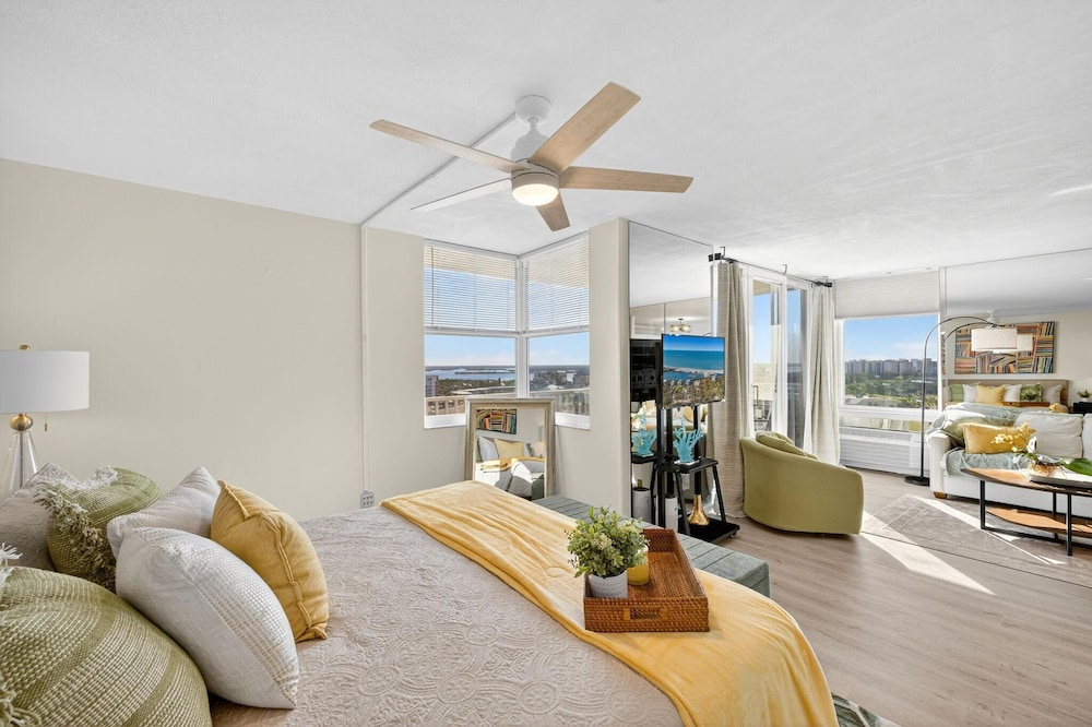 Estero Beach & Tennis Club-penthouse 1A