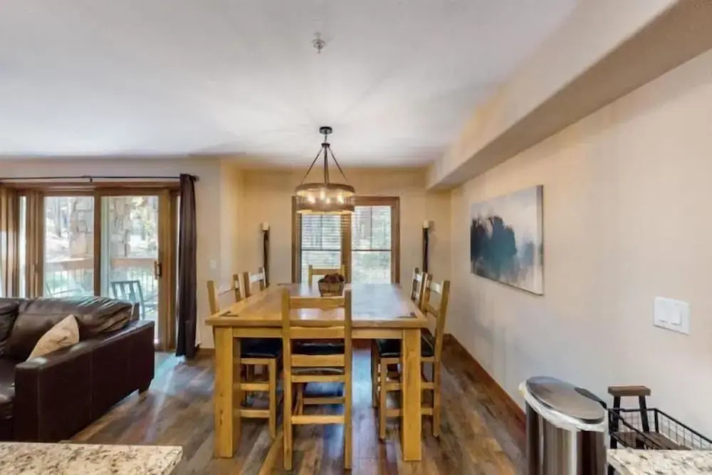 Renovated 2 Bedroom Condo Next to Snowflake Lift - Walk to Lifts and Town!