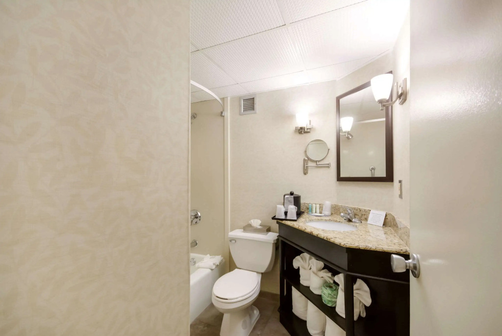 Exton Hotel and Conference Center