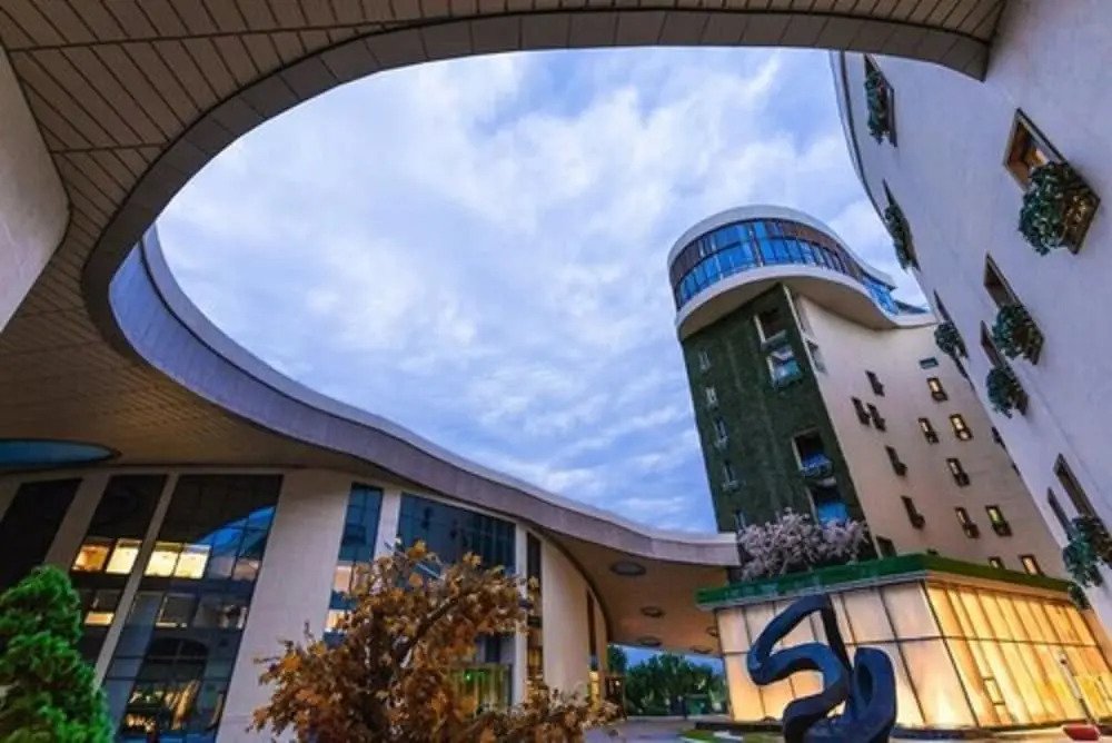 Xihai Holiday Hotel