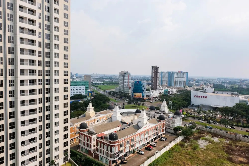 3BR Apartment with Pool View at M-Town Residence