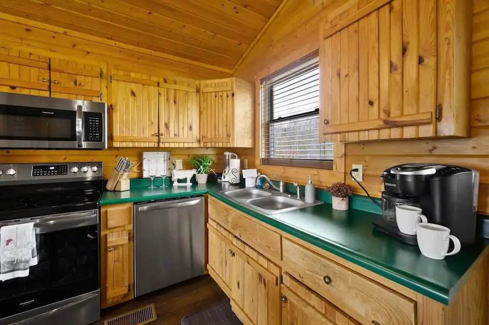 Great View Location Studio Log Cabin Hot Tub
