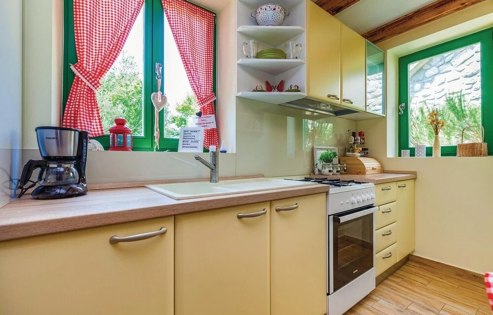 Beautiful home in Polje w/ 2 Bedrooms