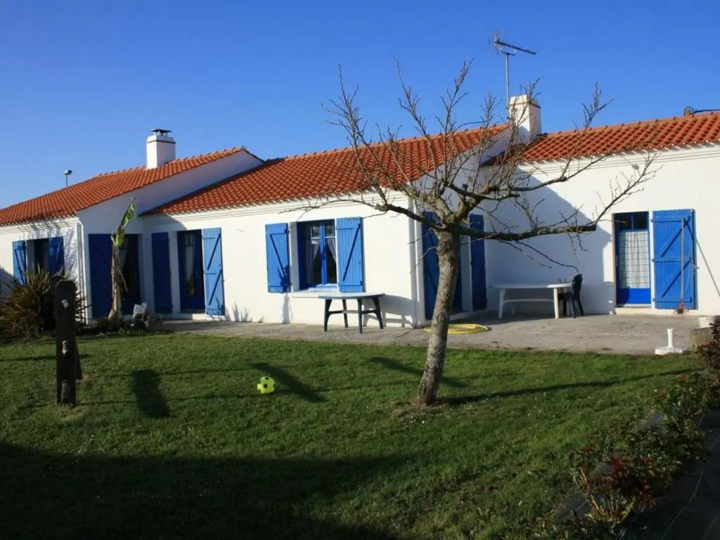 Maison récente avec jardin, 4 chambres, proche mer et commerces à Bouin - FR-1-426-129