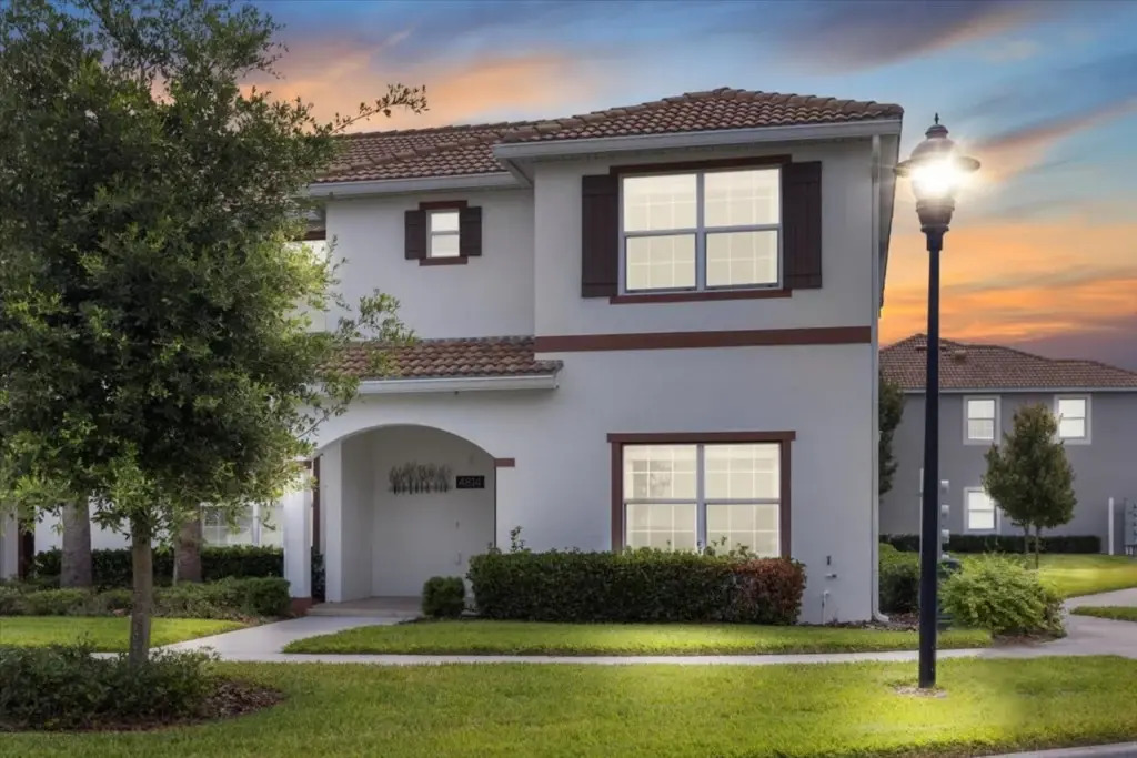 5 Bd 4 Ba Paradise Palms 8869 Cp