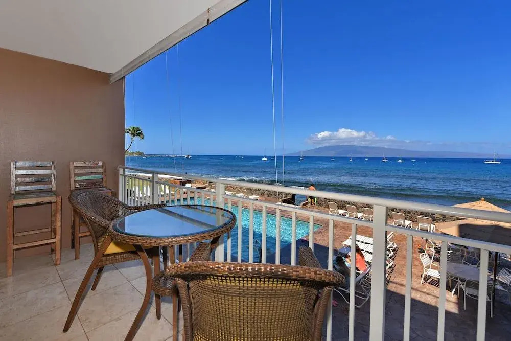 Lahaina Roads 209 1 Bedroom 1 Bathroom Condo by Redawning