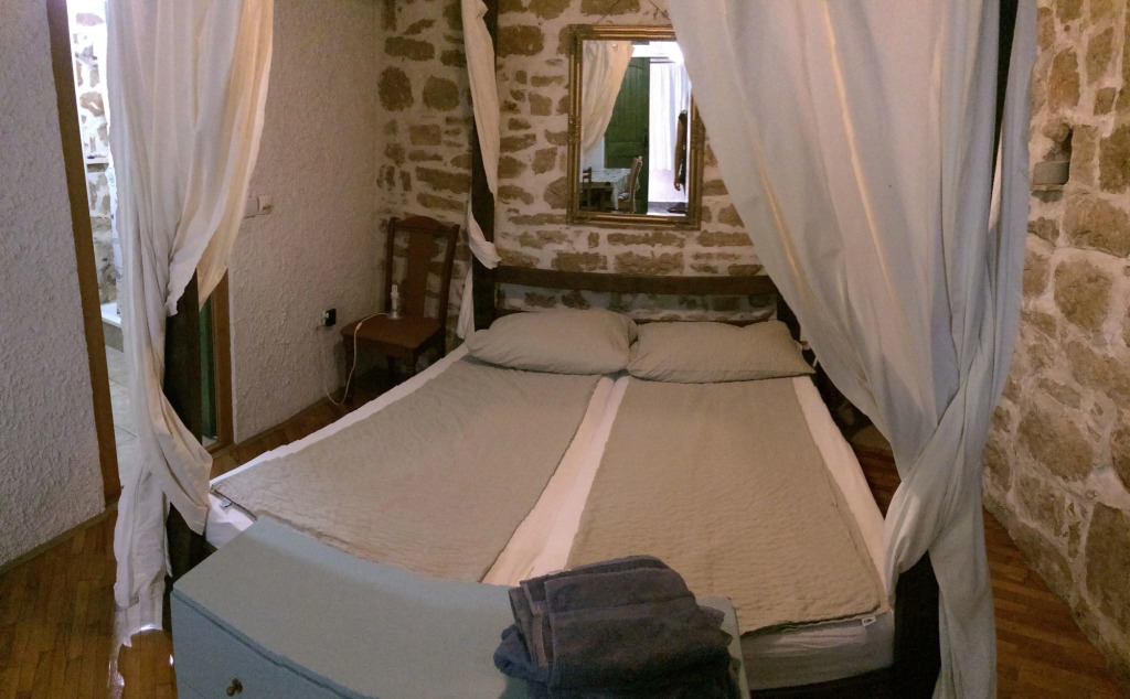 Voltera Apartments in Betina Old Town, with Parking Nearby