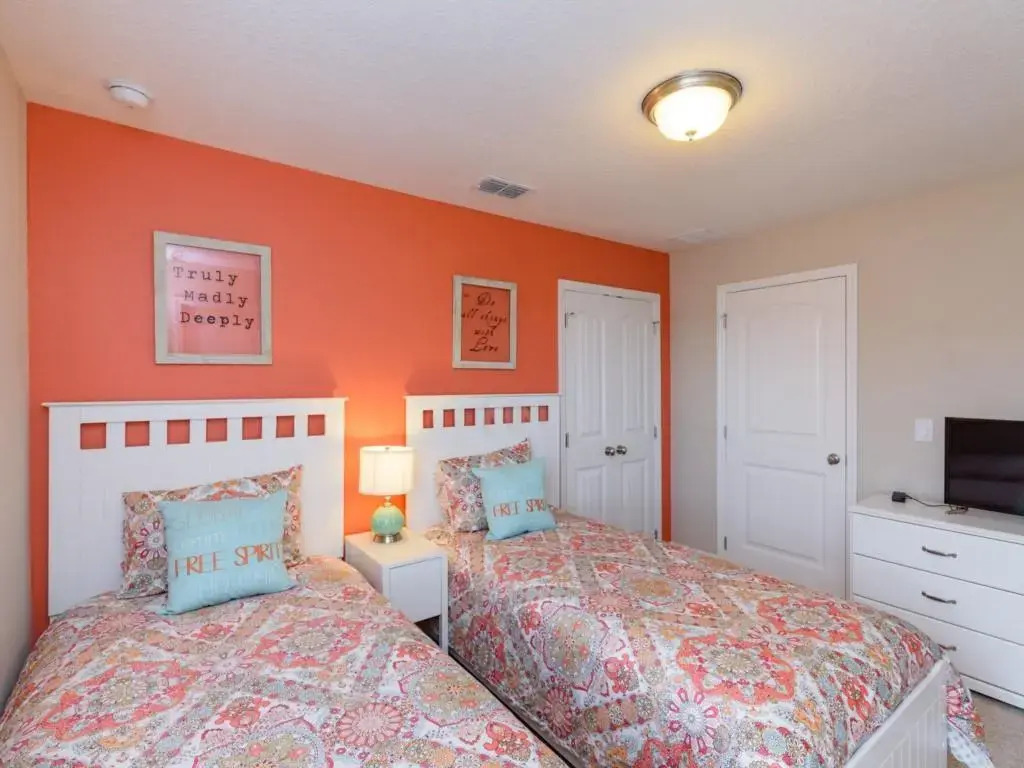 5Sts51OB72 Vacation Home Near Disney Area by RedAwning