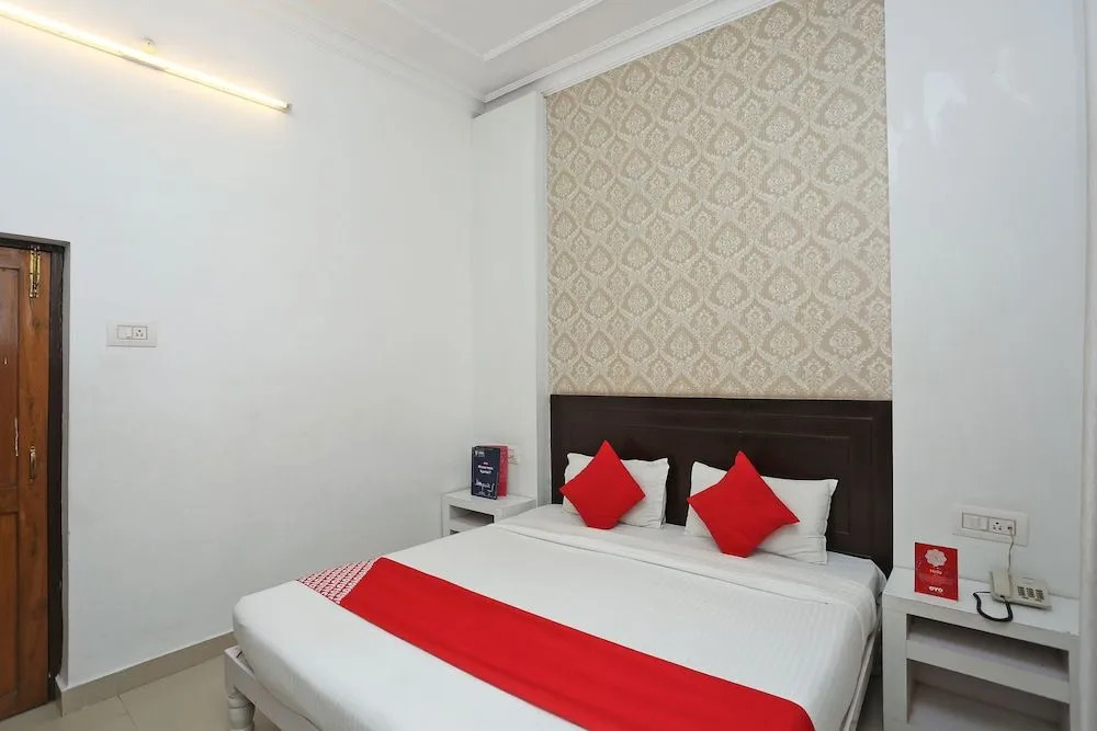 OYO 2877 Hotel Narayana Palace