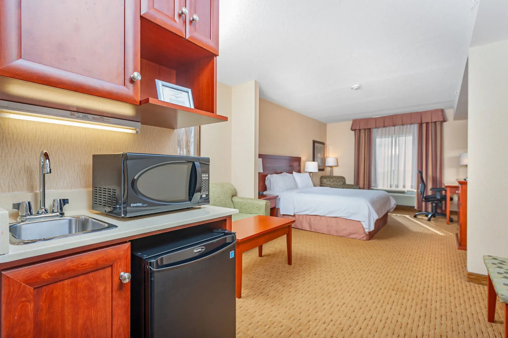 Holiday Inn Express Hotel & Suites Clarington - Bowmanville by IHG