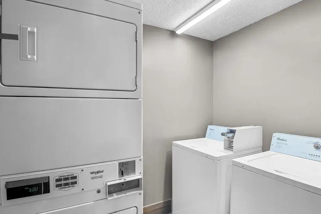HomeTowne Studios by Red Roof Richmond - Airport Sandston