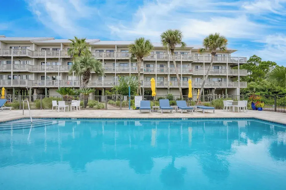 Triton Balcony w/ Pool View, Chic Design