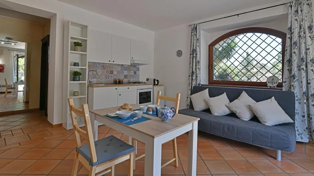 VILLA BIDDIZZA 10, Emma Villas