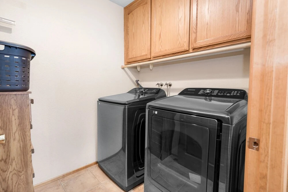 Peniche's Cabin -free Ski/snowboard Rental! -3br/2ba/foosball/wifi/smart Tvs/fenced Yard 3 Bedroom Home