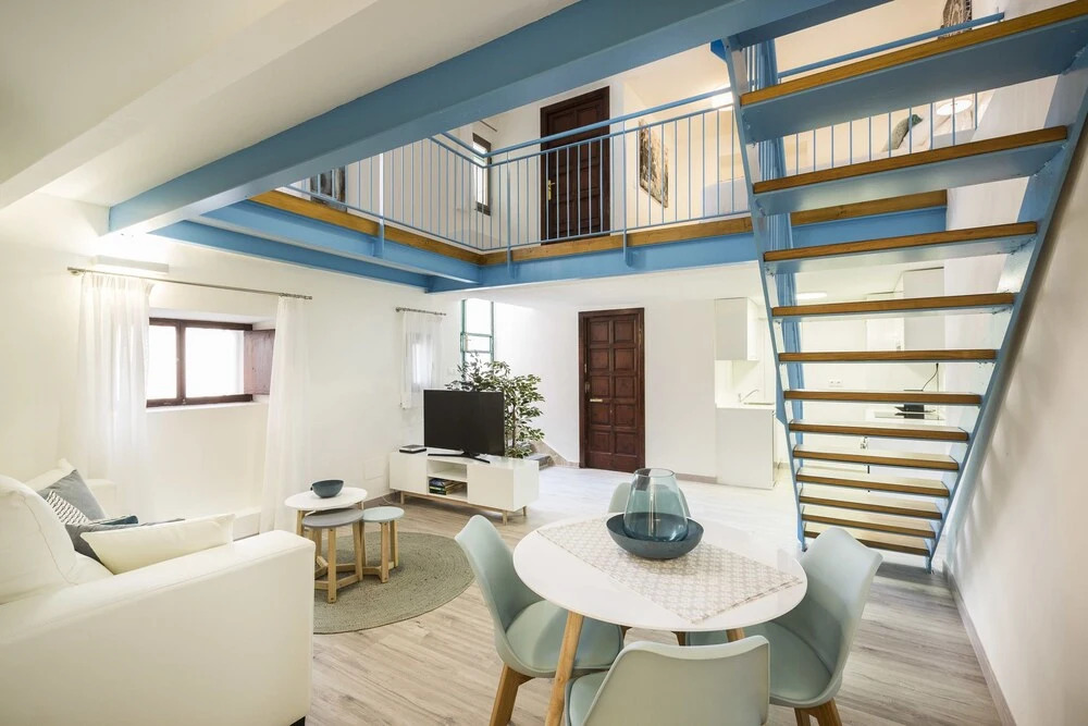Residence by G Confraria de Sant Miquel 1