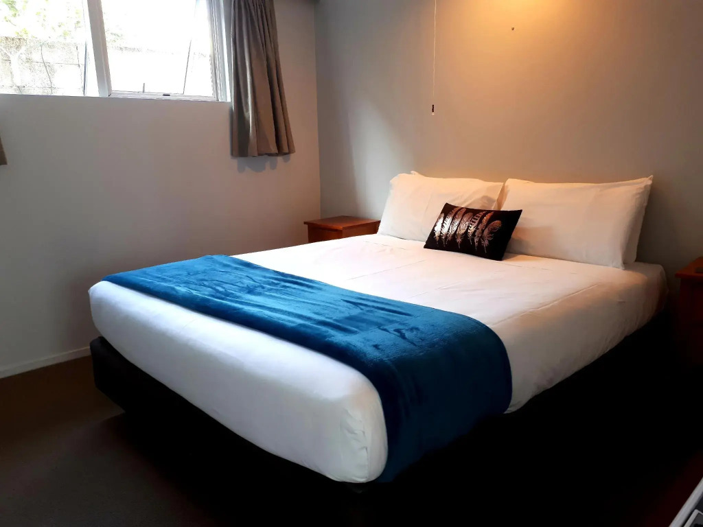 Edgewater Motel