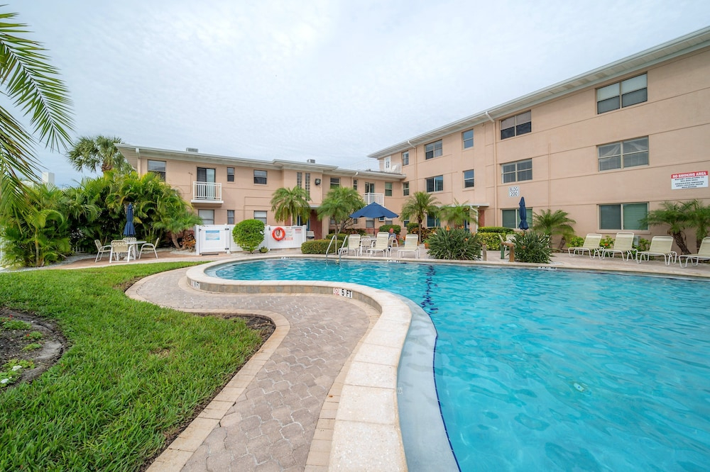 6700 Sunset Way Unit 702