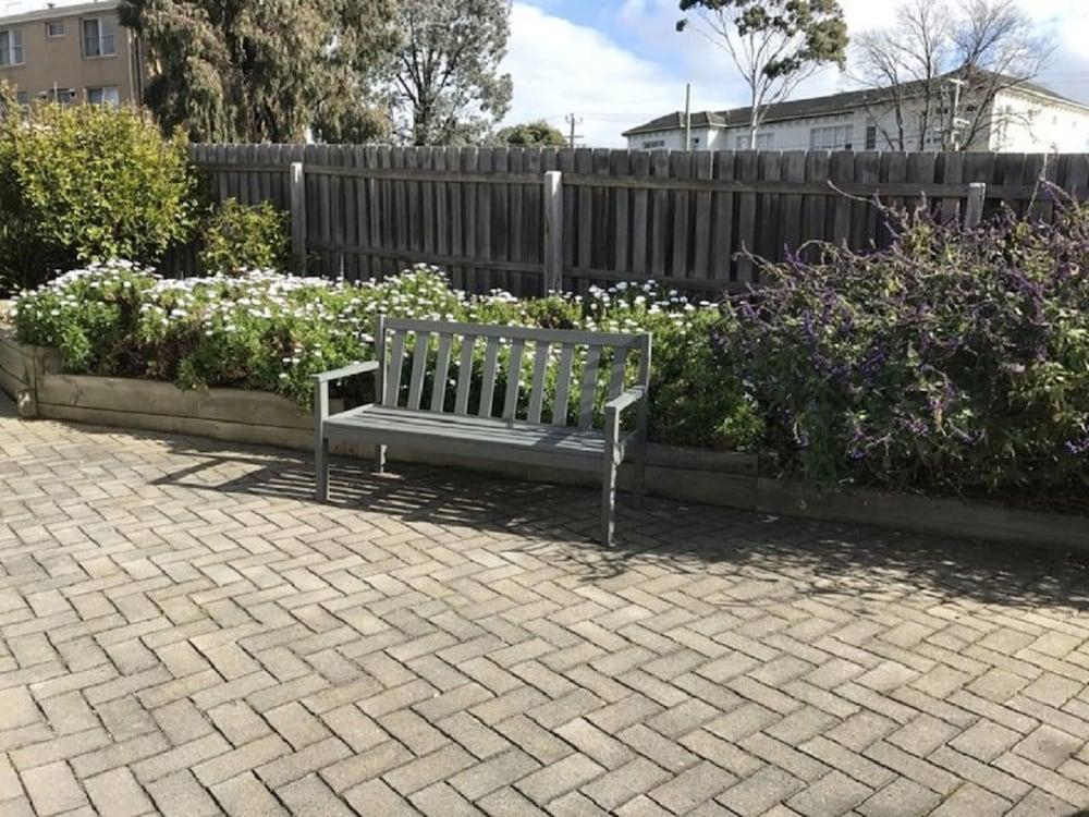 Mibnb Geelong CBD Spacious Studio Apartments