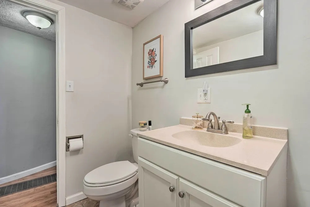 Cozy South Bend Retreat < 2 Mi to Notre Dame!