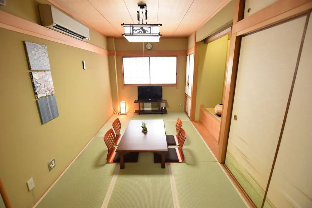 AIKAMU INN House