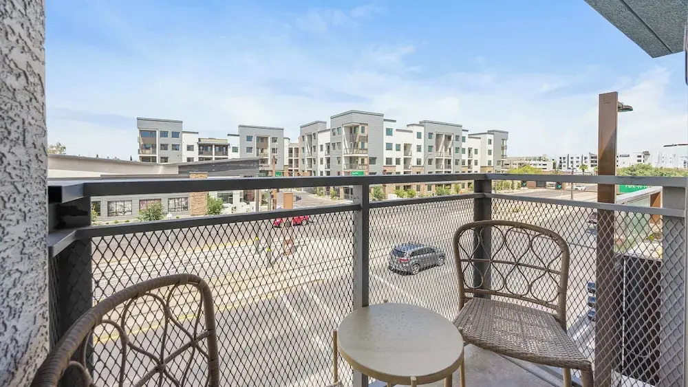 Landing Beautiful 1BD Pool Rooftop Lounge