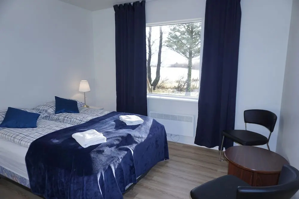Hlíðarból Guesthouse