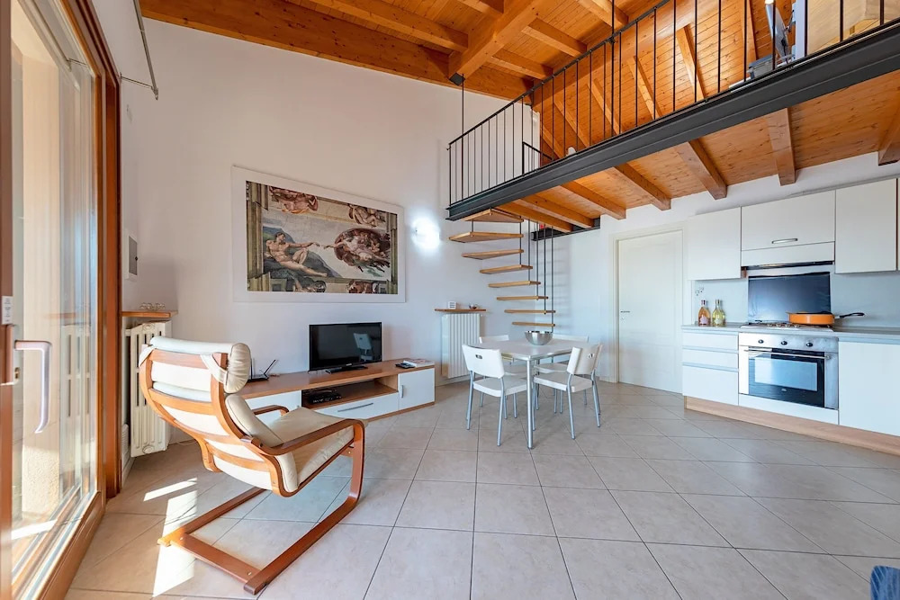 Le Olive 8-4 Apartment