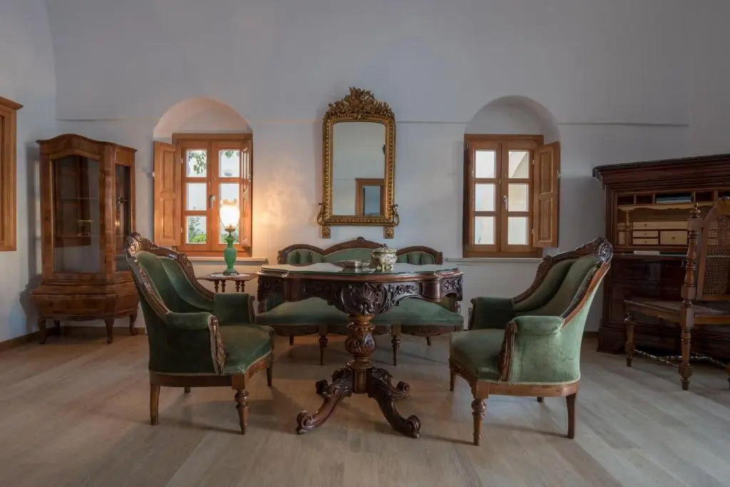 Casasantantonio 18th Century Luxury Mansion