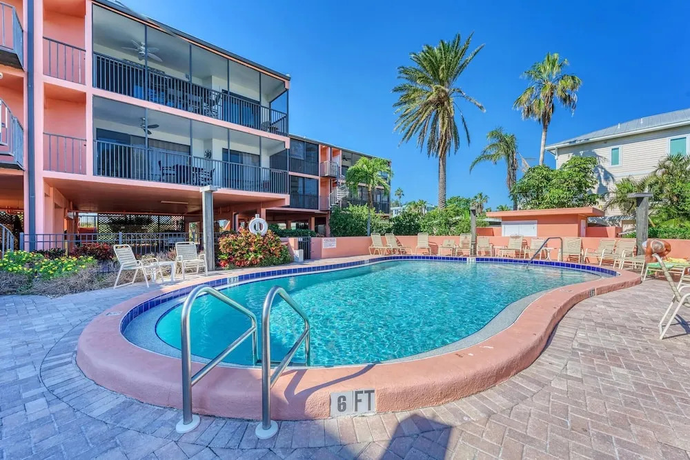 Coquina Tropics-2 Bedrooms-plus Den-2 Bathroom-water Views From Every Room