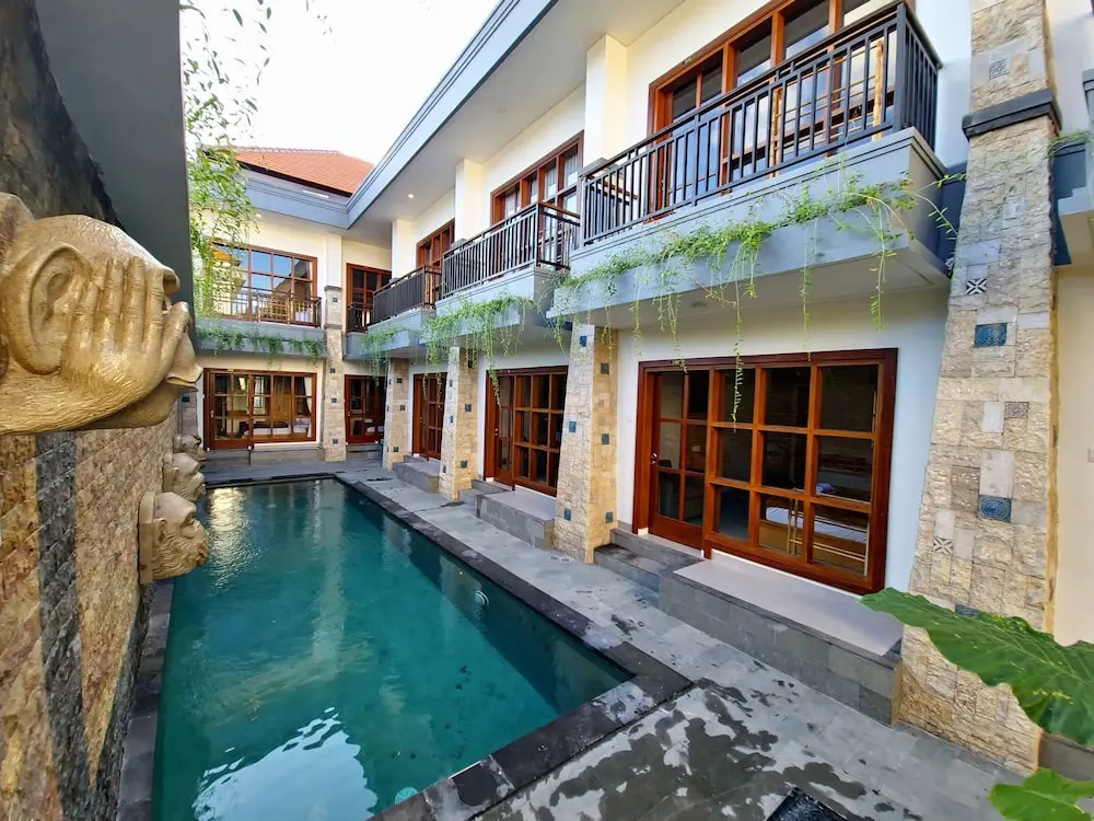 Kamandaka Hotel
