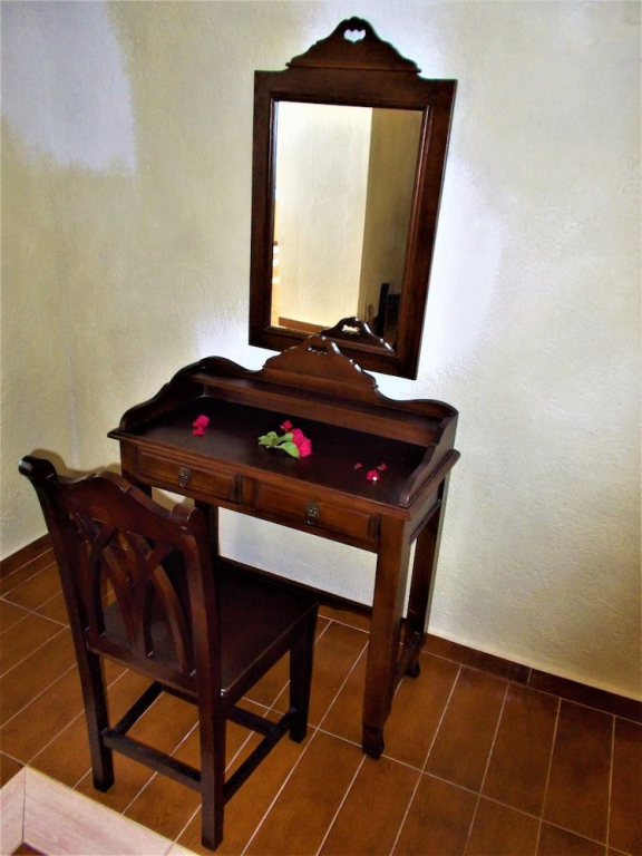 Loukas Kontos Traditional House