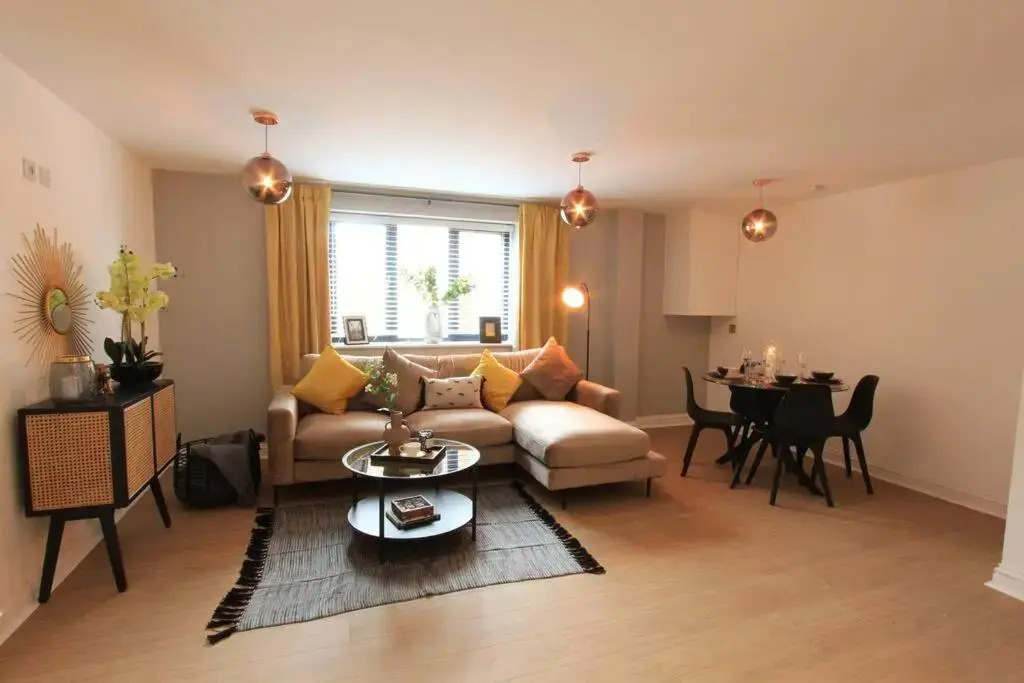 Cabot Mews Apartment 3