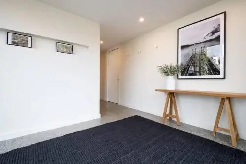 3 Story Townhouse In The Middle Of The City