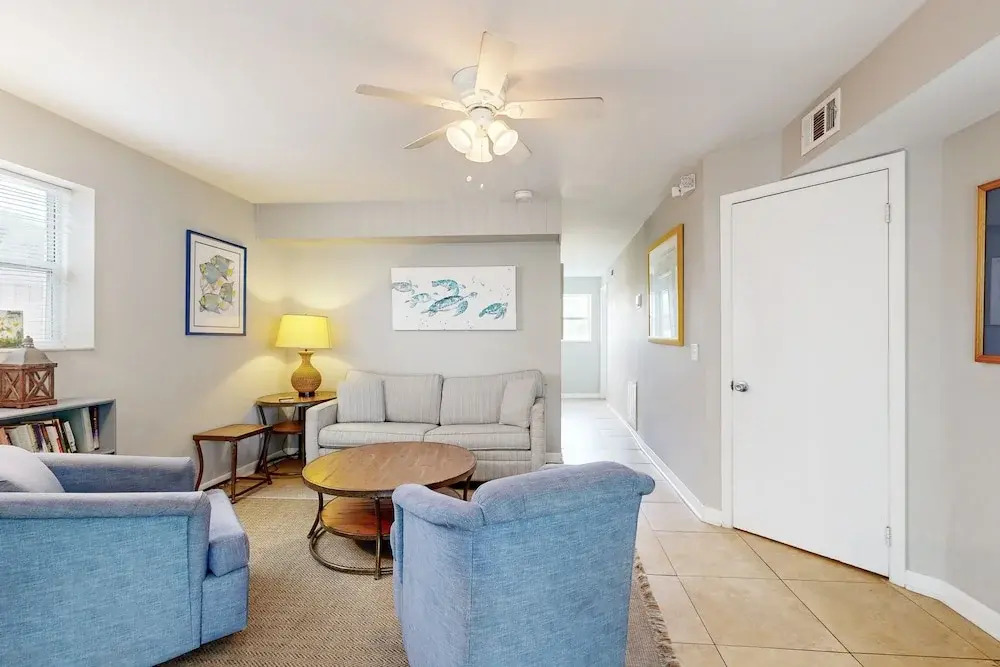 Sparkling Retreat Steps to Beach Fenced Backyard Snowbird Availability