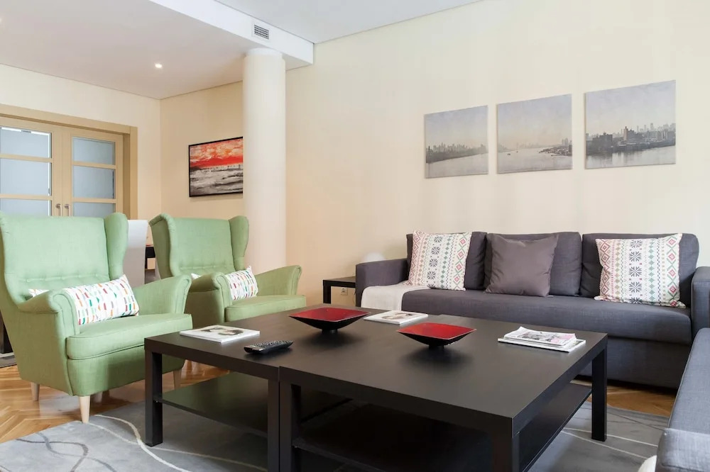 Velazquez Suites
