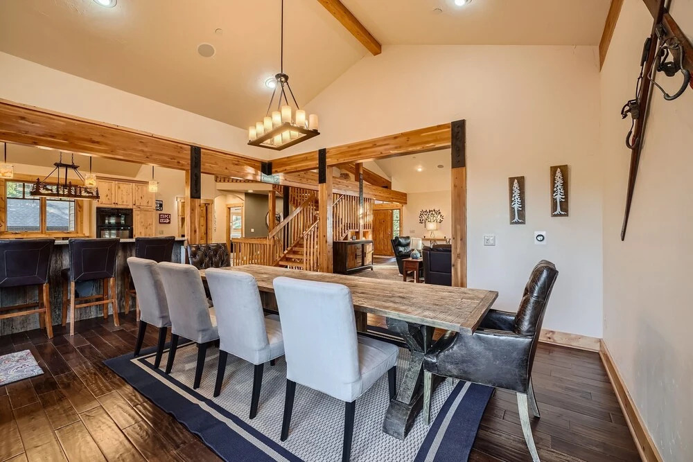 Peaks Paradise 4 Bedroom Home by RedAwning