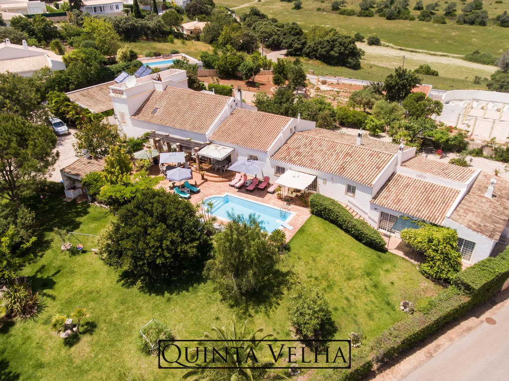 Gorgeous Holiday Home With Swimming Pool