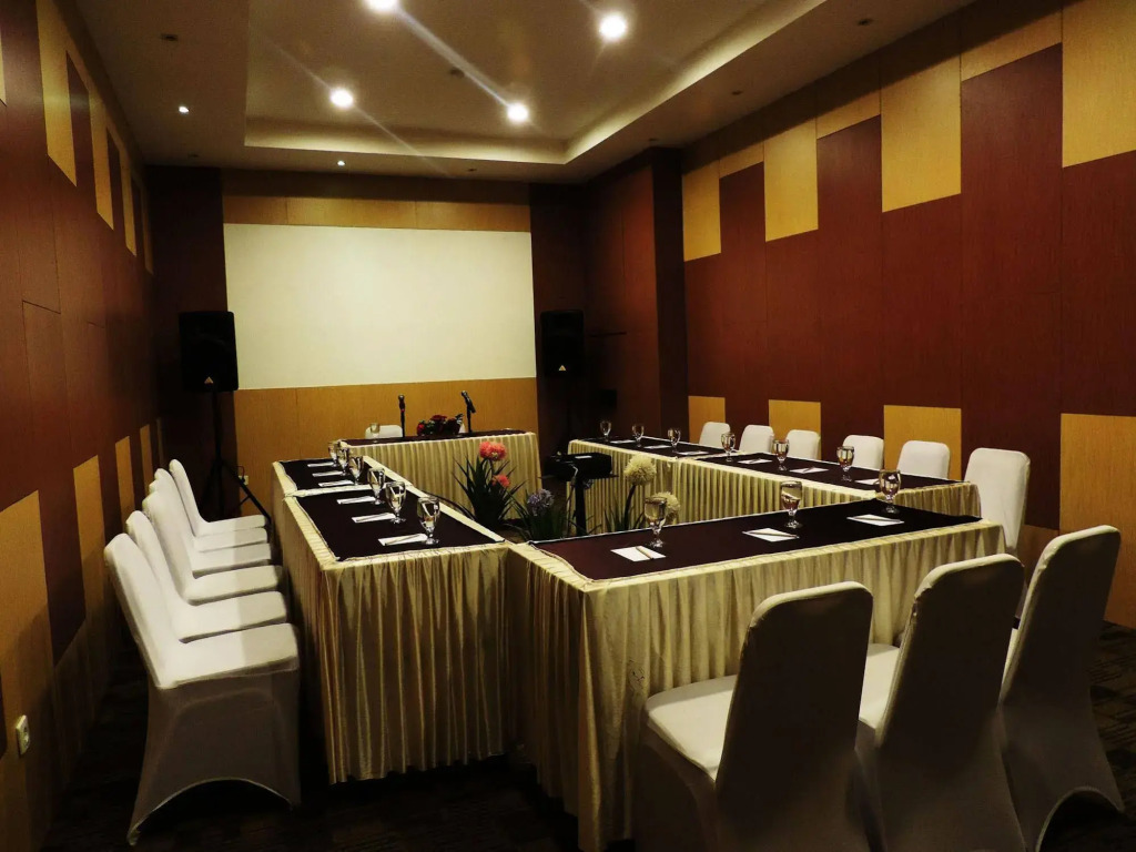 Arbor Biz Hotel